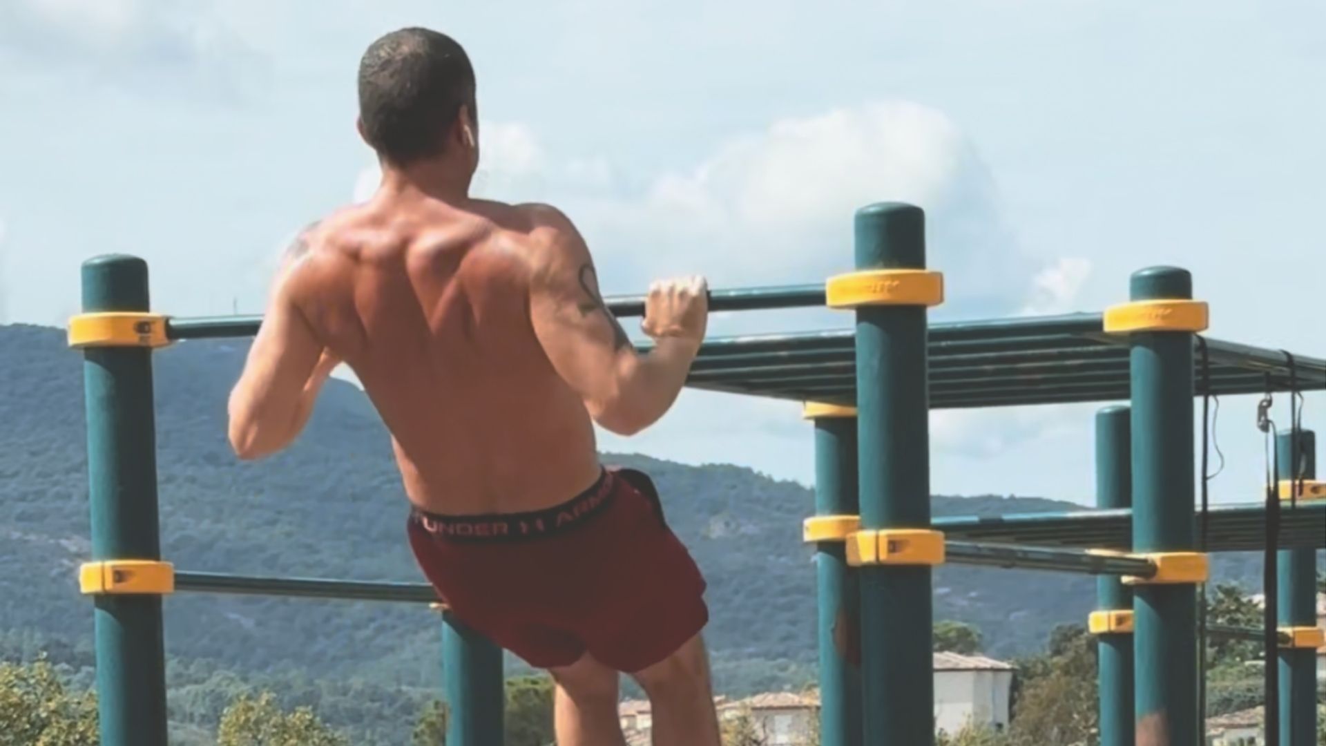 bodyweight pullups calisthenics strongyogi